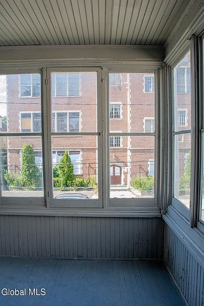 4th image of 2030 Euclid Avenue