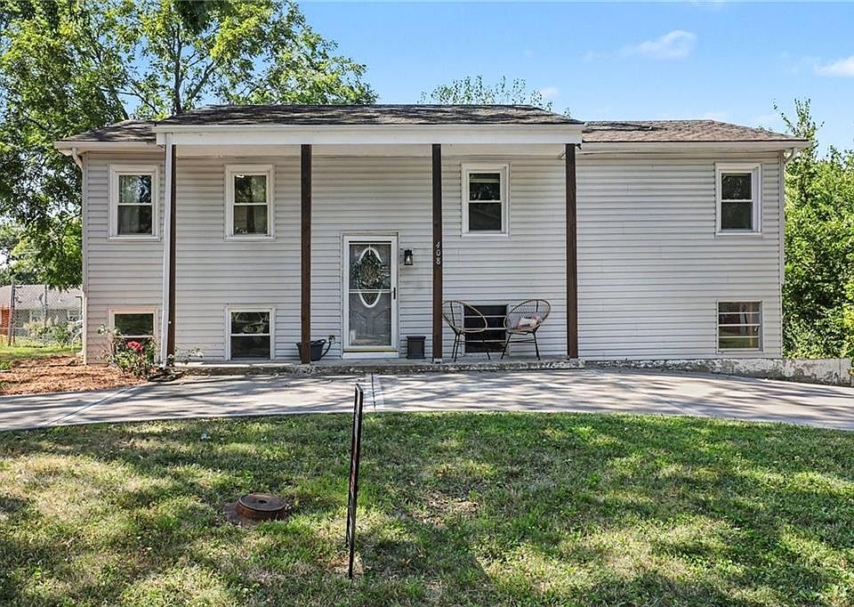 1st image of 408 NE Richardson Pl