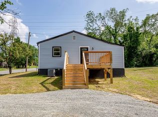 1004 Rosenwald St, Burlington, NC 27217