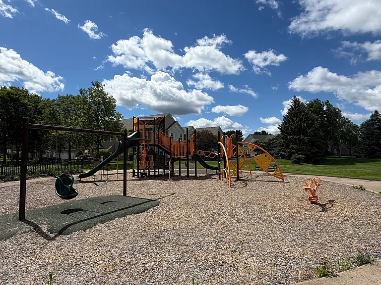 1891 Wildflower Ct — Photo 32
