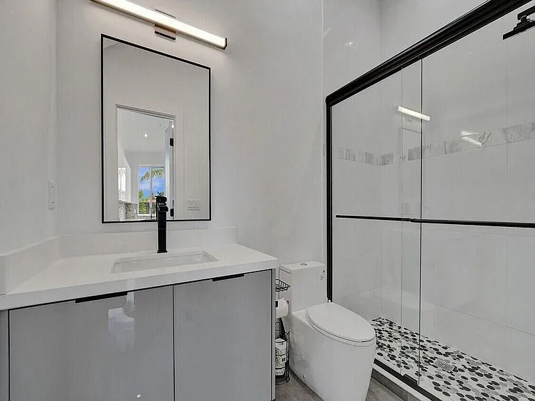 1220 NE 15th Ave — Photo 13