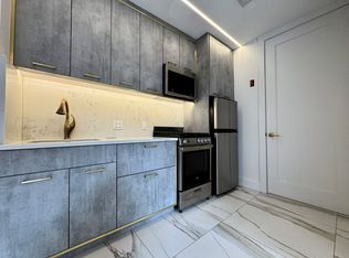 152 Boerum St APT 3A, Brooklyn, NY 11206