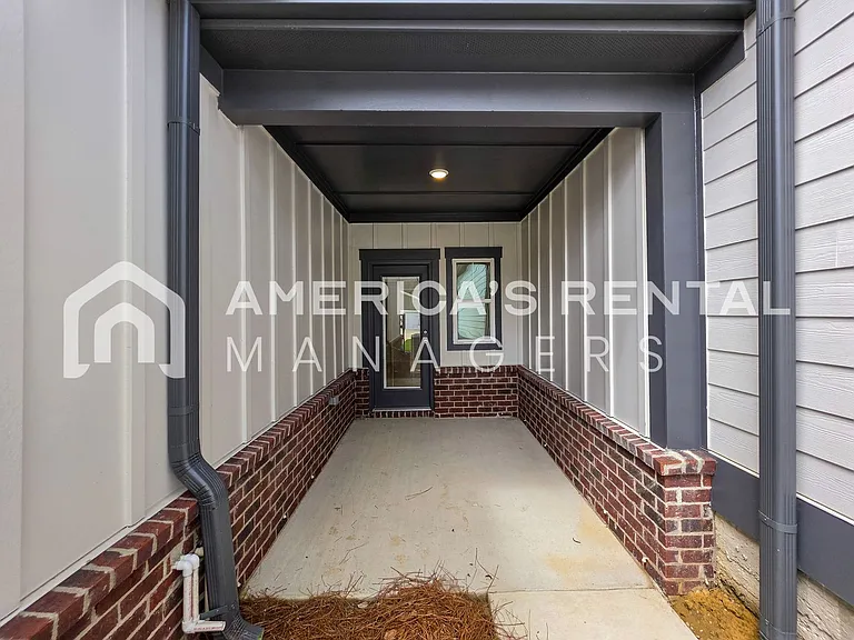 1019 Grand River Blvd W — Photo 35