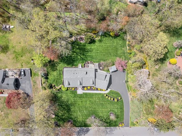 550 Eastgate Rd, Ho Ho Kus, NJ 07423