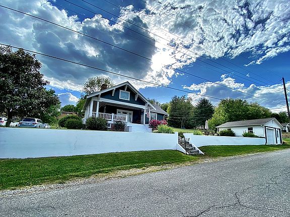 House & detached garage