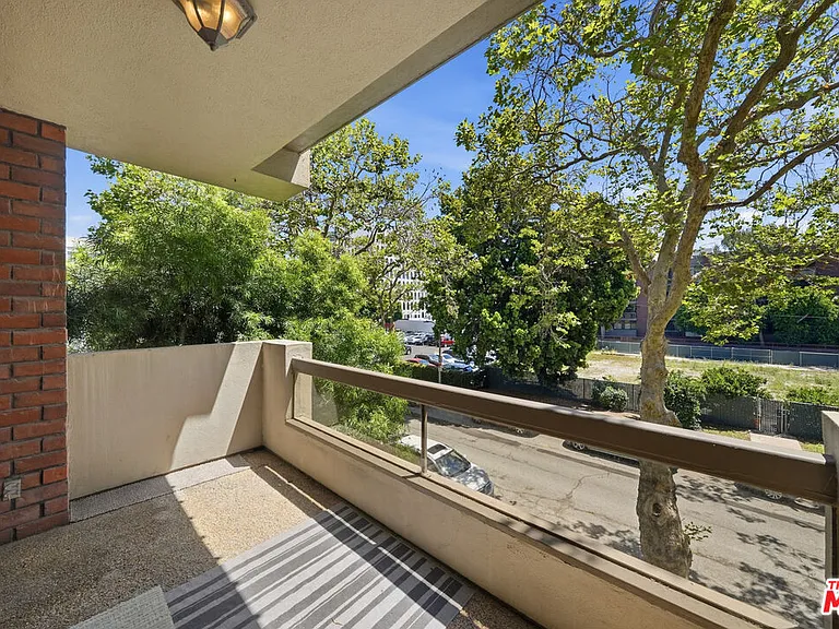 141 S Linden Dr #206 — Photo 59