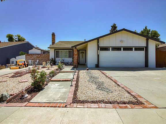 3rd image of 2162 Toryglen Way