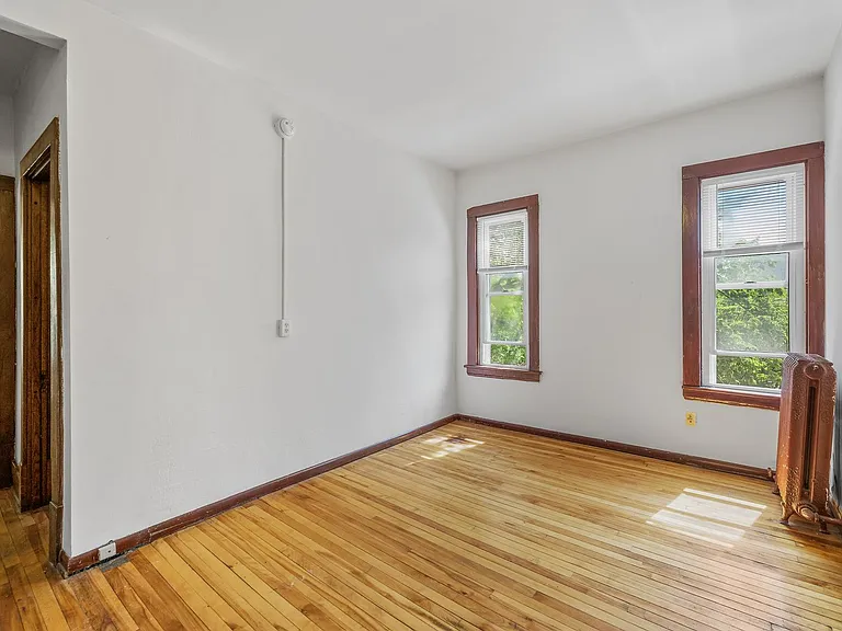 Doolittle 2735 Humboldt Ave S — Photo 7