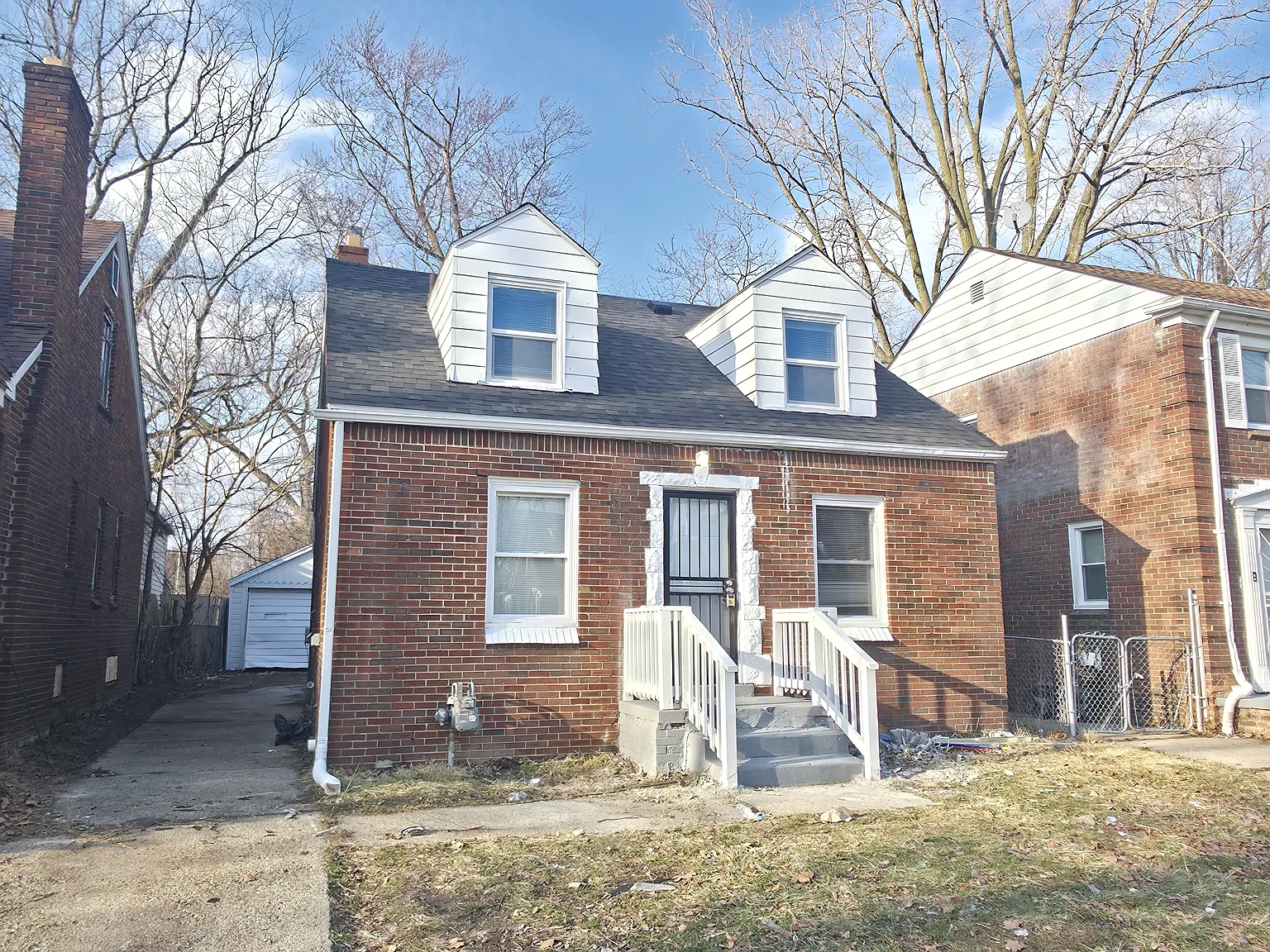 3 bed, 1.5 bath, 1350 sqft, $1,400 — Photo 1