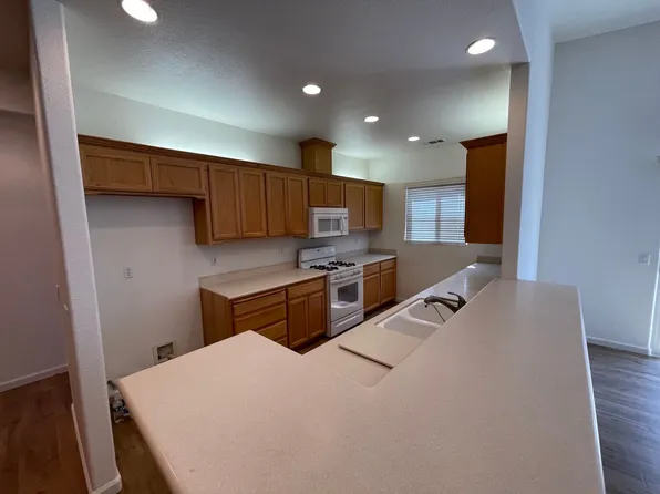 143 Headwater Rd, Templeton, CA 93465