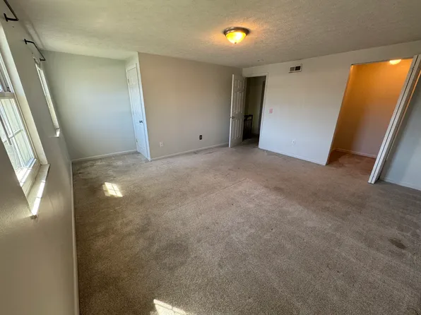 807 Clareridge Ln, Dayton, OH 45458