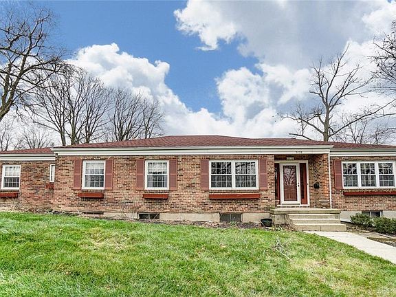 3rd image of 2122 Oak Knoll Dr