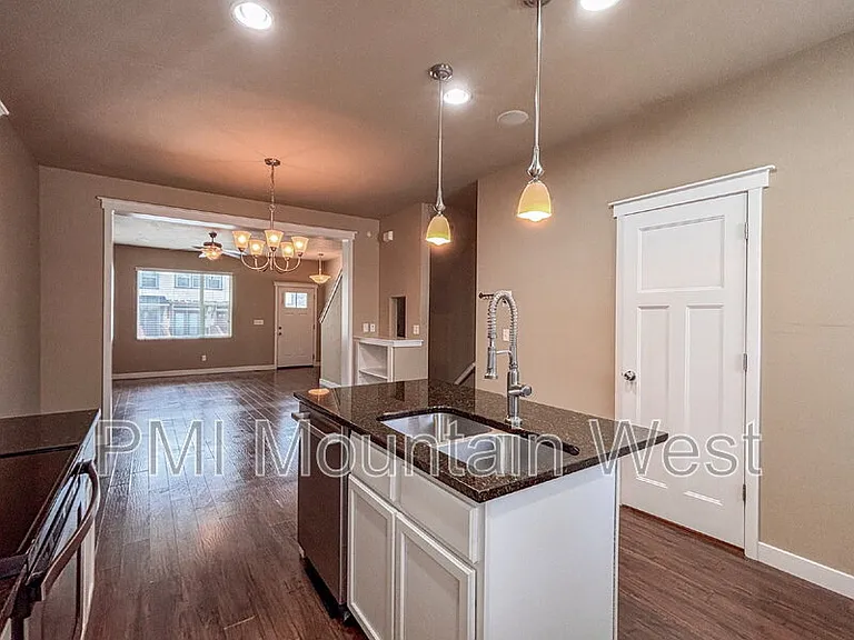 420 N Main St #29 — Photo 7