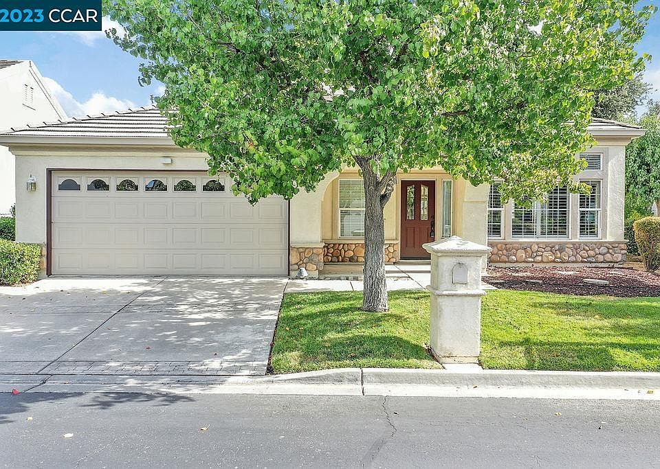 1st image of 90 Gala Ln