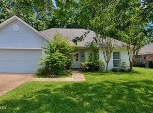 246 Cherry Bark Dr, Brandon, MS 39047