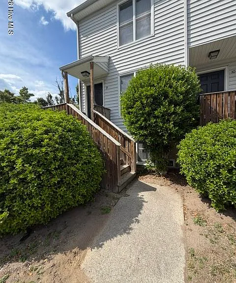 209 Beech St — Photo 1