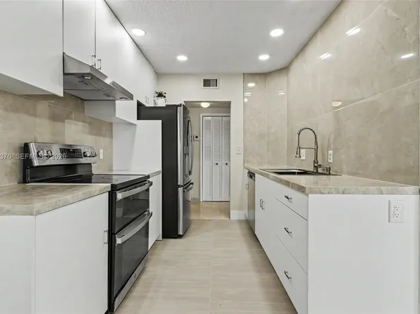 3800 Hillcrest Dr APT 1211, Hollywood, FL 33021