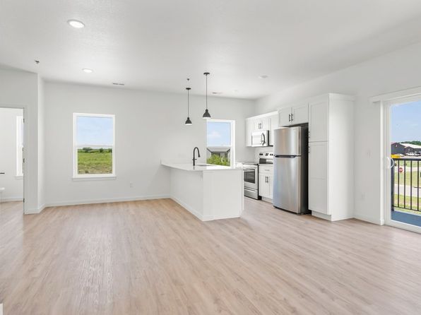 895 W 8th St #5