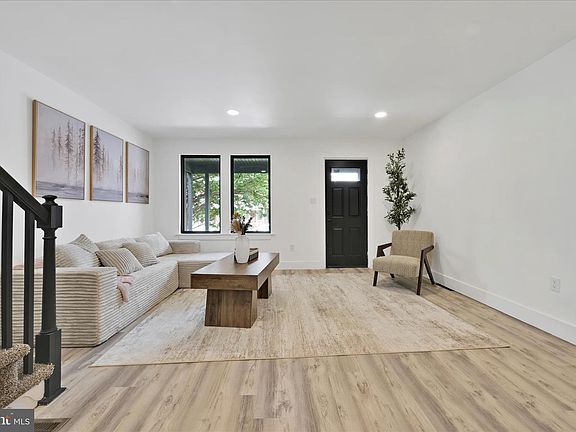 4th image of 628 4th St
