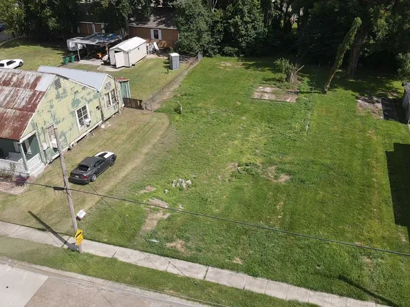58235 Meriam St, Plaquemine, LA 70764