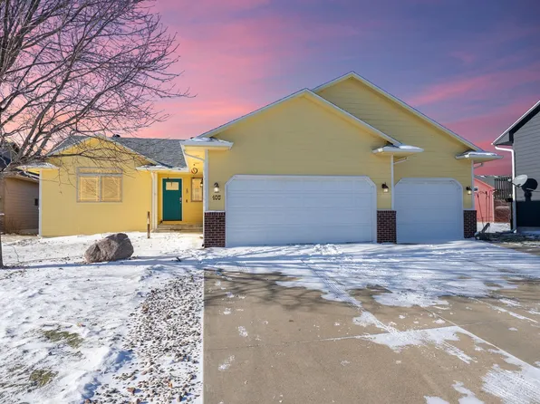 405 Macey Ave, Harrisburg, SD 57032