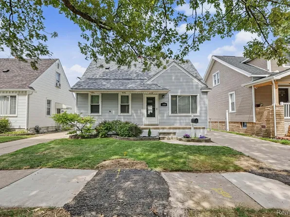1646 Mill St, Lincoln Park, MI 48146