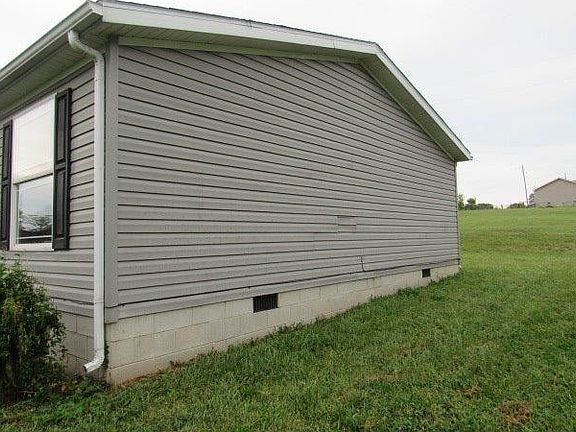 2nd image of 2451 Shadynook Pike
