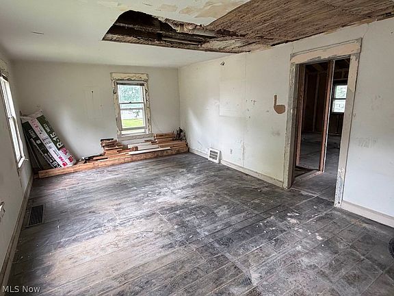 4th image of 57 E Streetsboro St