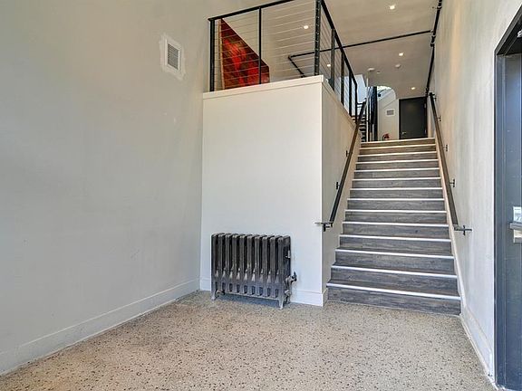 3rd image of 1329 College Ave APT 210