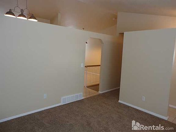 3rd image of 6876 S Grand Valley Pl