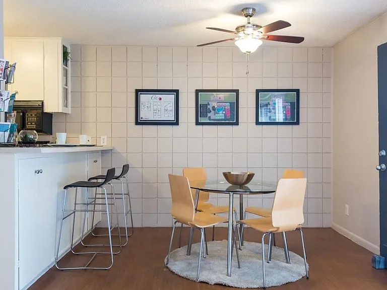 Casa Del Rio Apartments — Photo 13