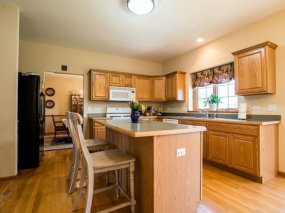 4th image of 605 Lindsay Cir