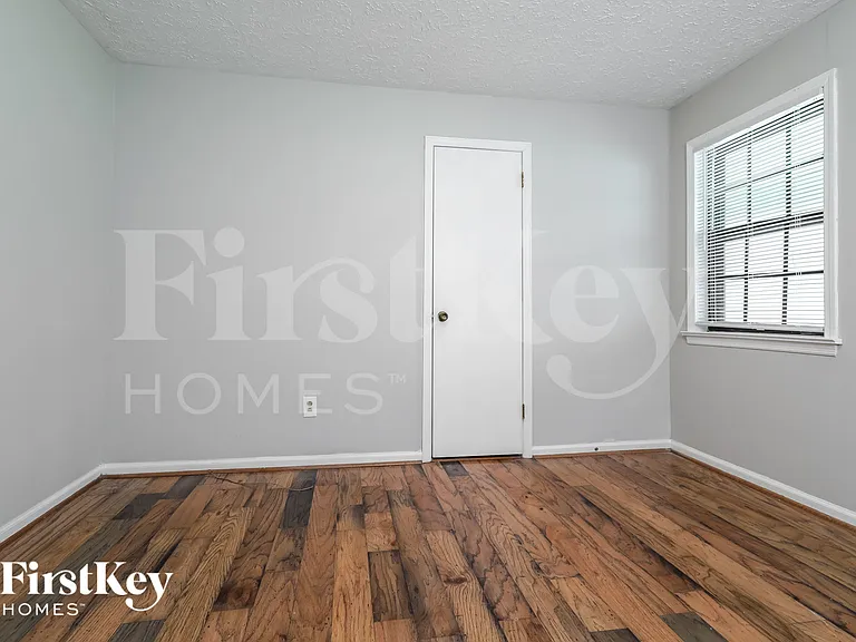 3704 Newport Dr — Photo 13