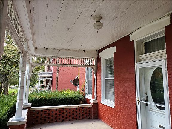 4th image of 802 Highland Ave