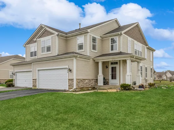 600 Schubert St, Woodstock, IL 60098