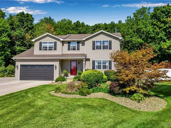 3190 Apple Ct, Niagara Falls, NY 14304