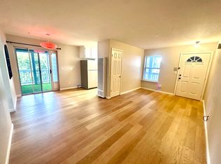 421 8th St APT 2, Santa Rosa, CA 95401