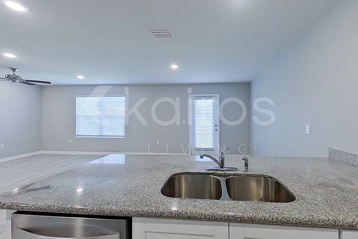 4660 Malay Cir — Photo 7