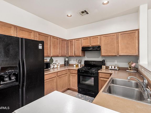 4th image of 44285 W CYDNEE Drive