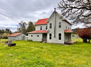 98382 Sitkum Ln, Myrtle Point, OR 97458