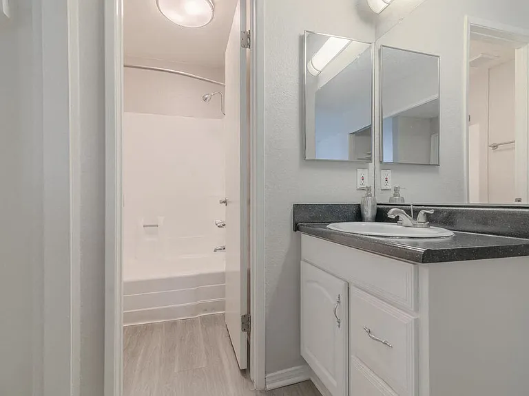 City View Apartments at Warner Park — Photo 22