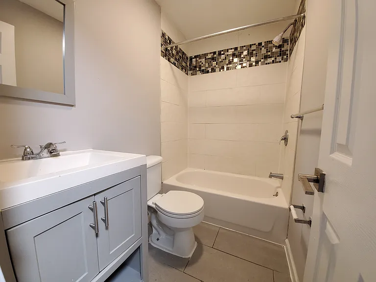 306 Main St #6 — Photo 36