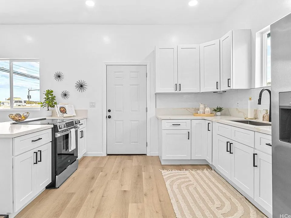 87-2204 Farrington Hwy