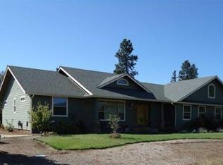 937 Dinkle Ln, Grants Pass, OR 97527
