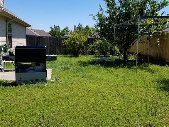 5th image of 204 Cedar Creek Dr