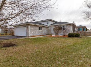 25 Joyce Ct, Crete, IL 60417