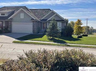 101 Forest Glen Dr, Council Bluffs, IA 51503
