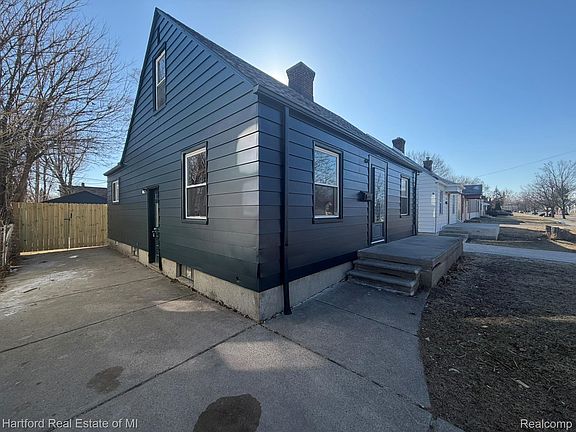 3rd image of 6212 Westwood St