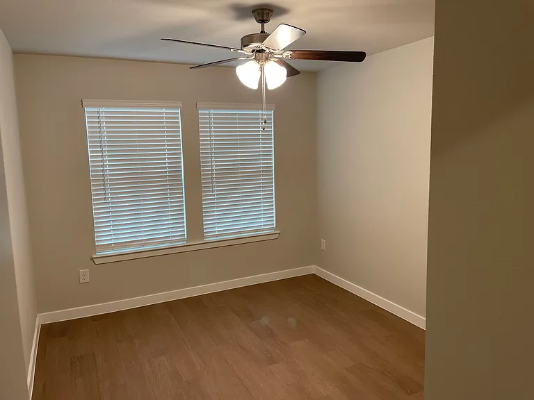 1405 Irigoyen St — Photo 14