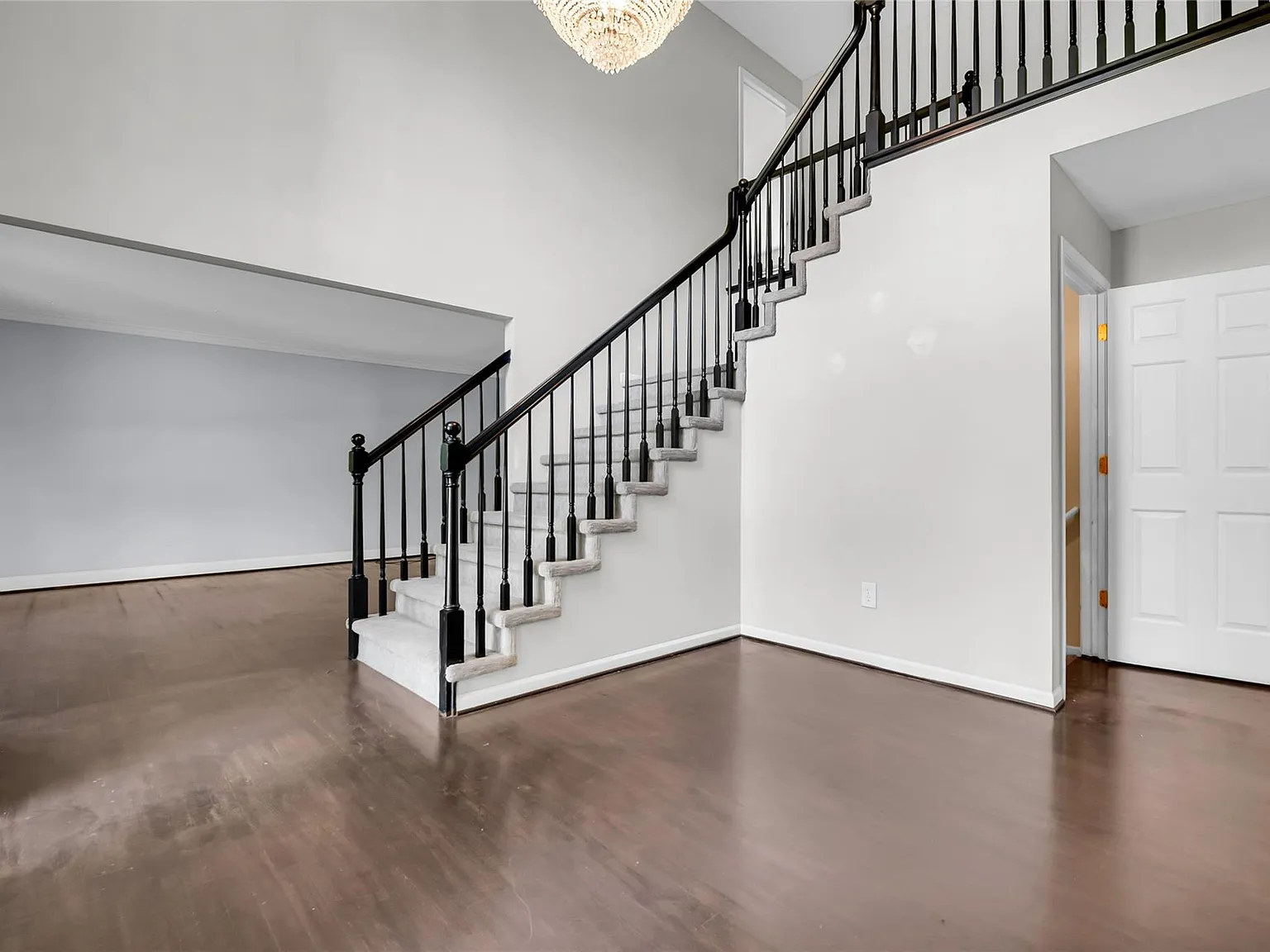 4 bed, 3.5 bath, 3093 sqft, $5,000 — Photo 4